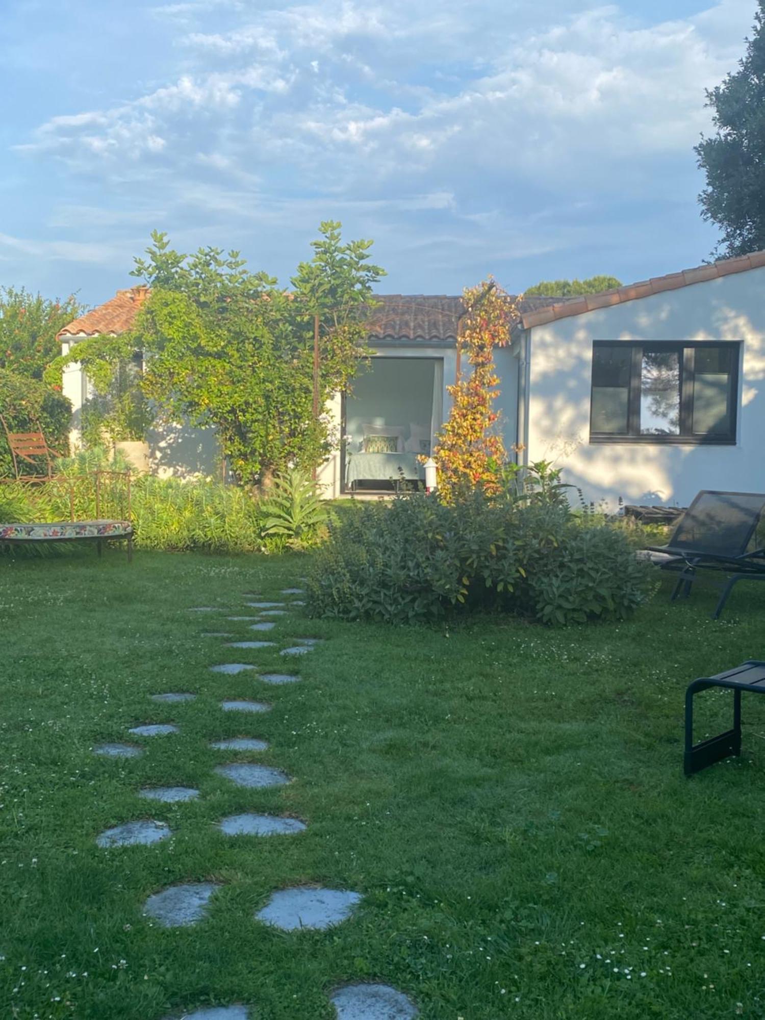 Le 5 Bis Bed & Breakfast Mornac-sur-Seudre Екстериор снимка