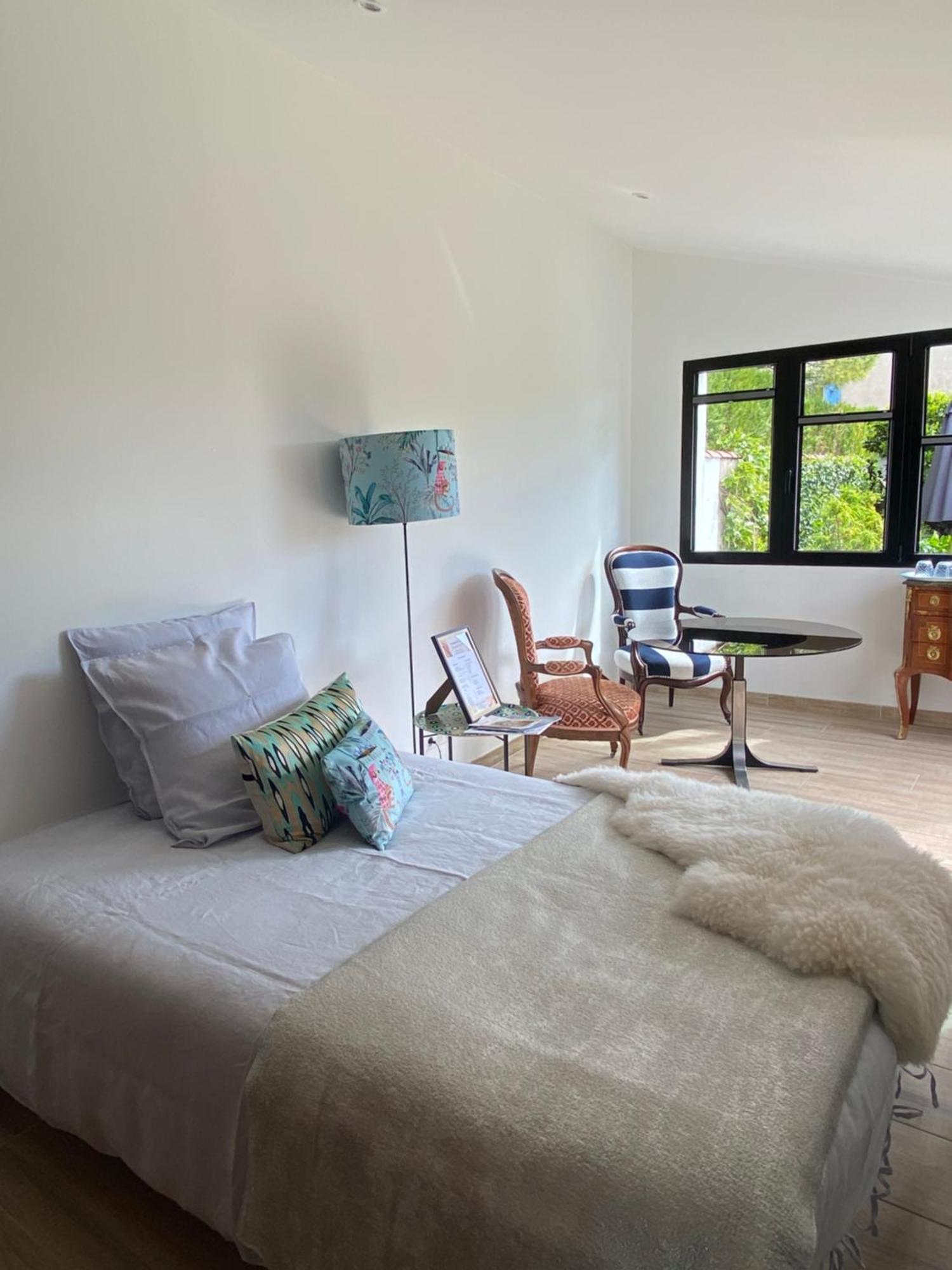 Le 5 Bis Bed & Breakfast Mornac-sur-Seudre Екстериор снимка